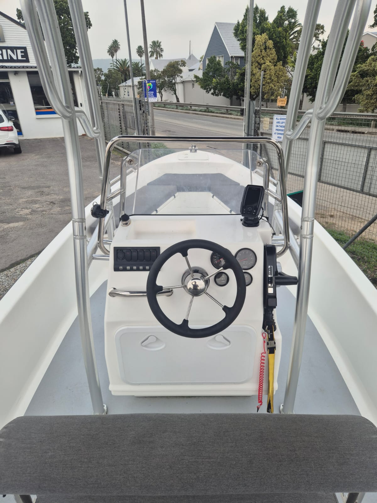 Fusion 17 with 140HP Yamaha Four Stroke - Image 5