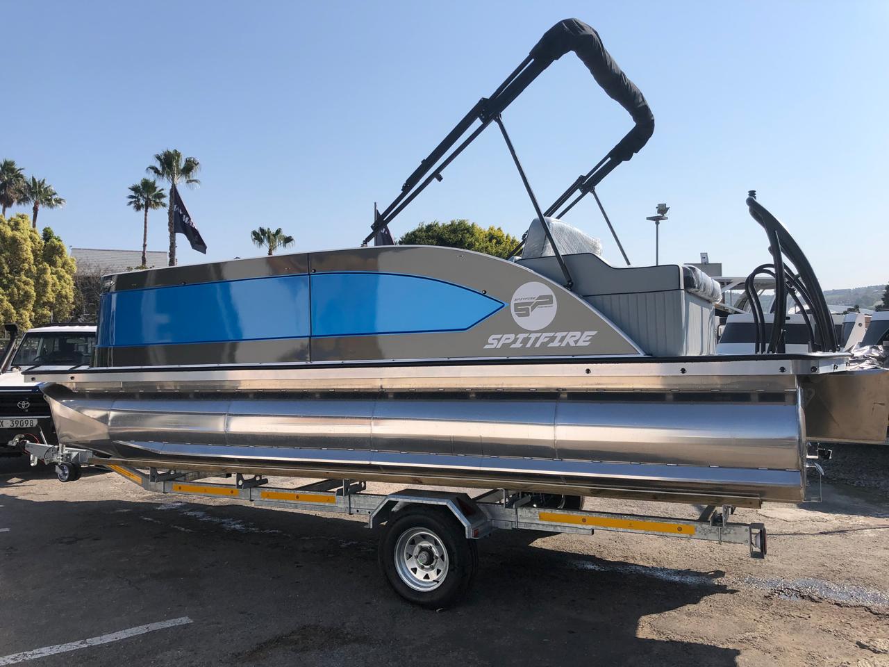 New 6250 Spitfire Pontoon Boat with 140HP Suzuki Four Stroke - Image 5