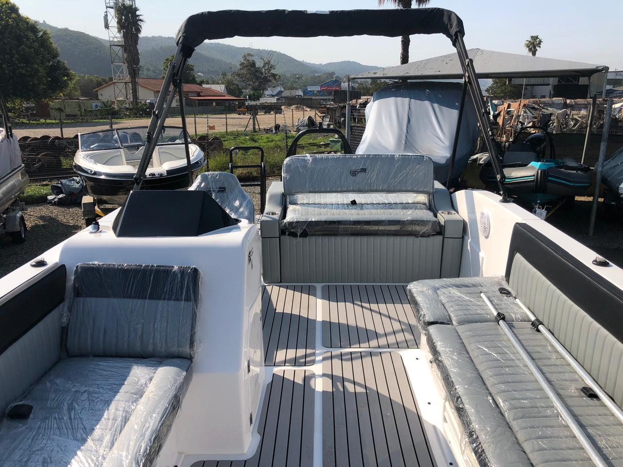 New 6250 Spitfire Pontoon Boat with 140HP Suzuki Four Stroke - Image 6